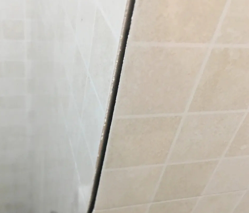 汉滨瓷砖空鼓维修公司分享阳台瓷砖脱落的修复过程可以分为以下几个步骤